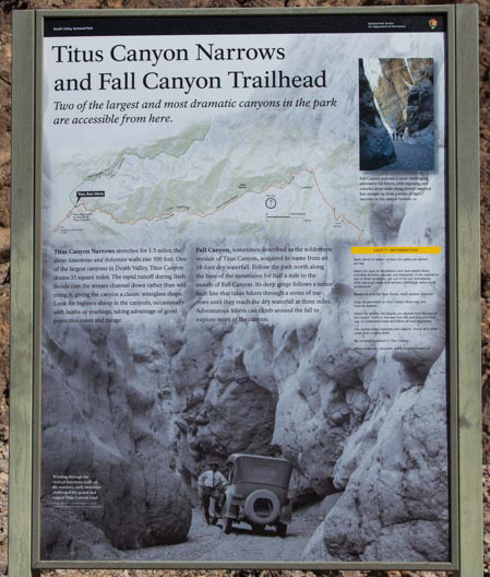 Schild im Titus Canyon im Death Valley