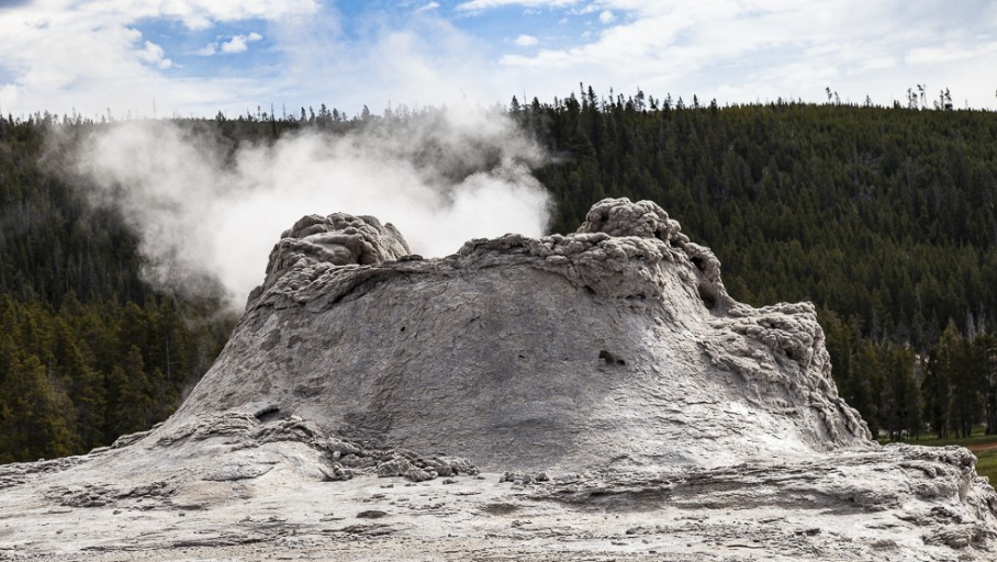 Castle Geysir im Yellowstone Nationalpark