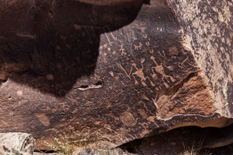 Newspaper Rock im Petrified Forest Nationalpark