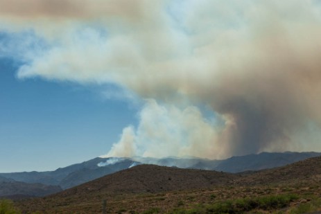 Waldbrand auf Fahrt nach Phoenix Arizona